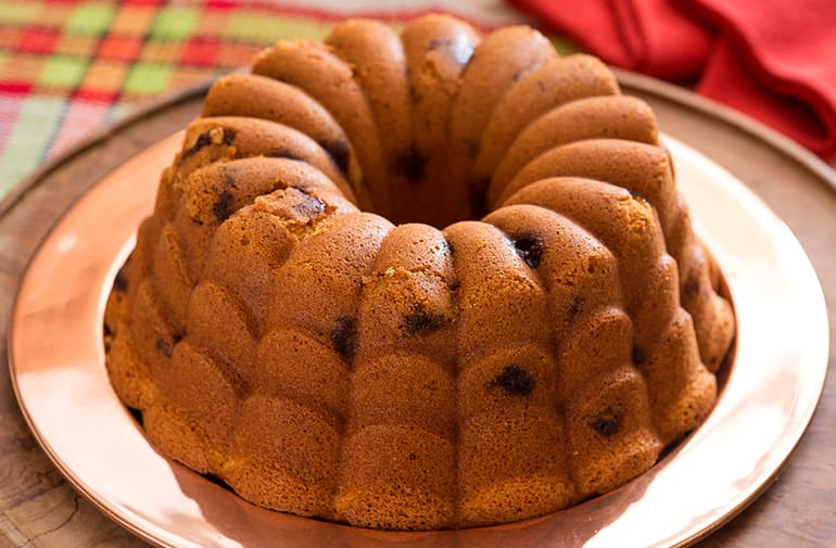 Bolo de Fubá com Pedaços de Goiabada